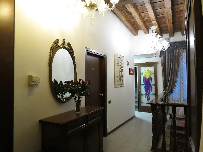 Hotel Bridge Venedig 3*,