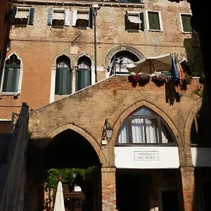 Penzion Palazzo Lion Morosini - Check In Presso Ai Santi Apostoli, Benátky