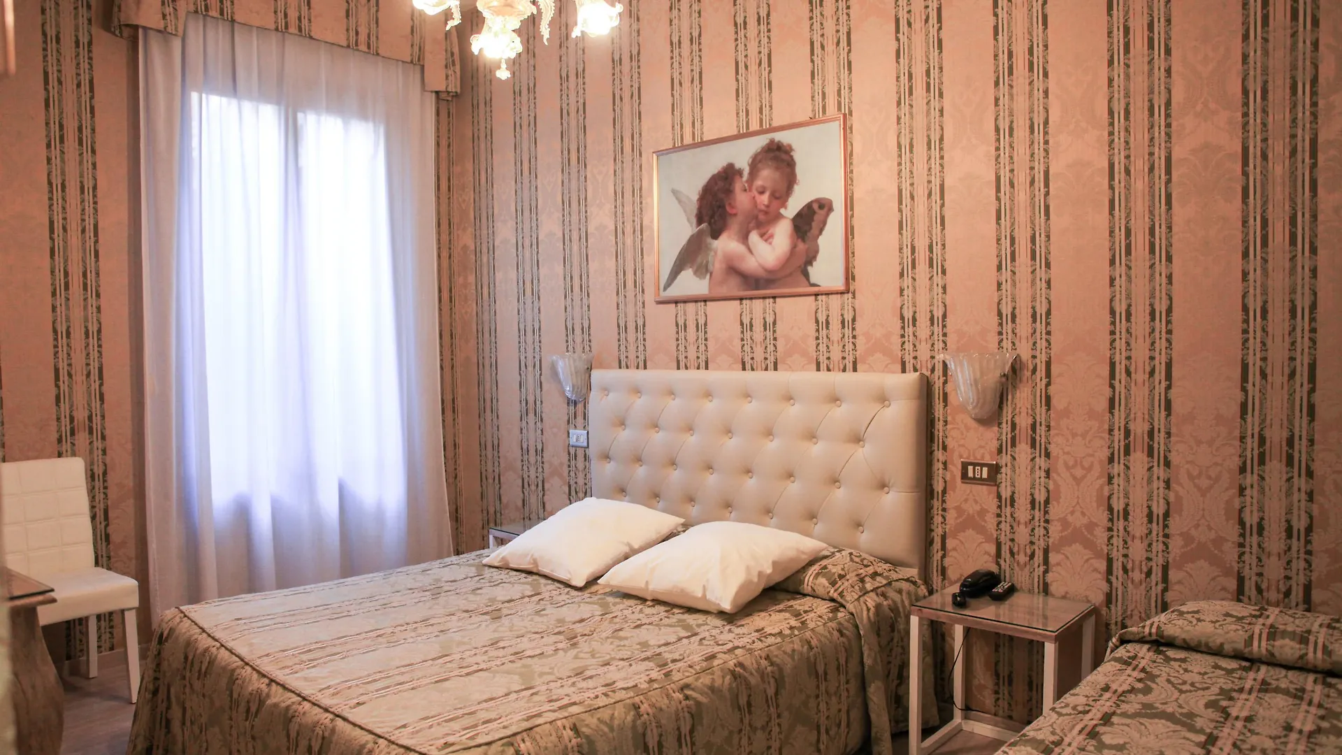 Hotel Bridge Венеция