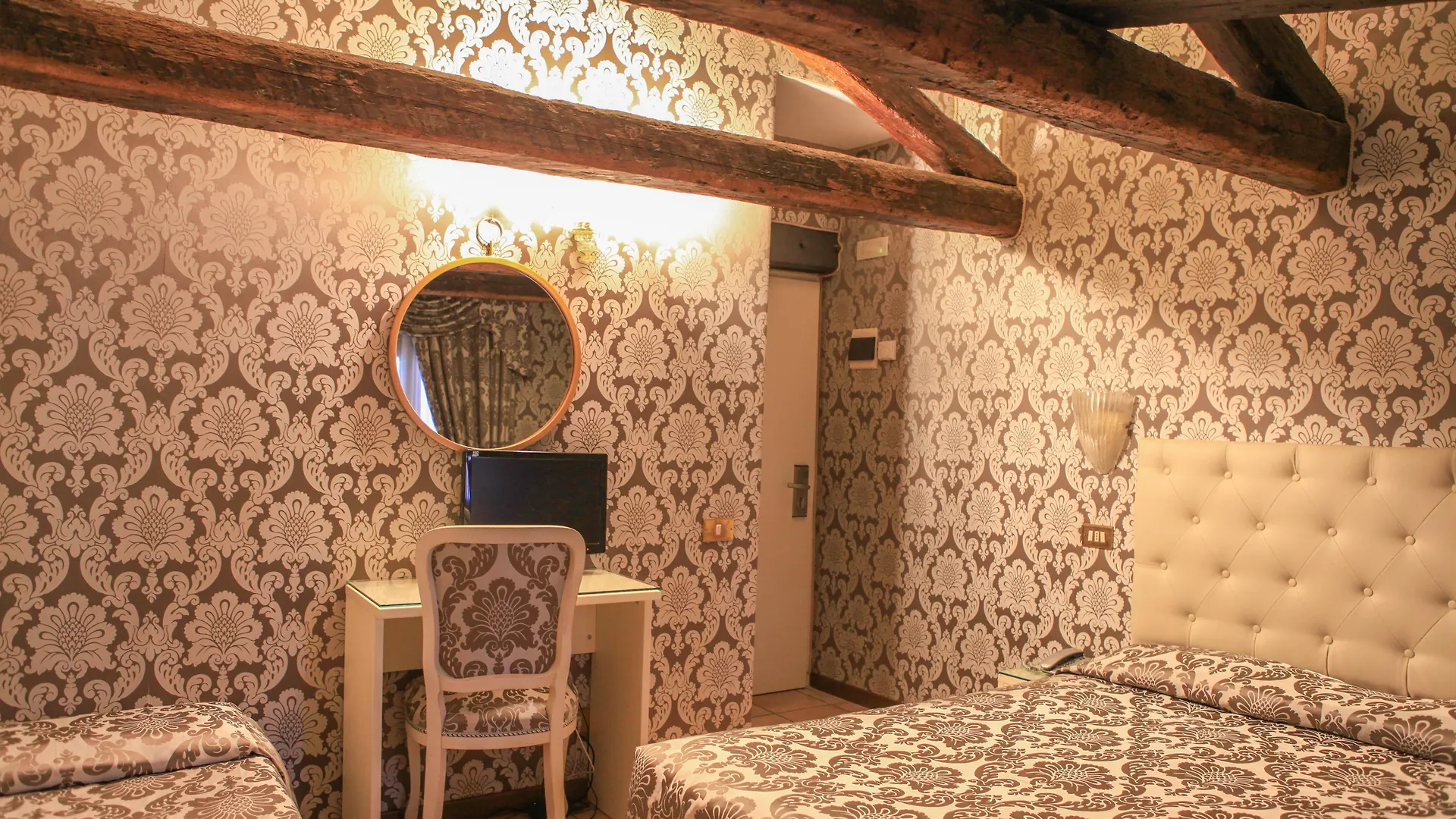 Hotel Bridge Венеция